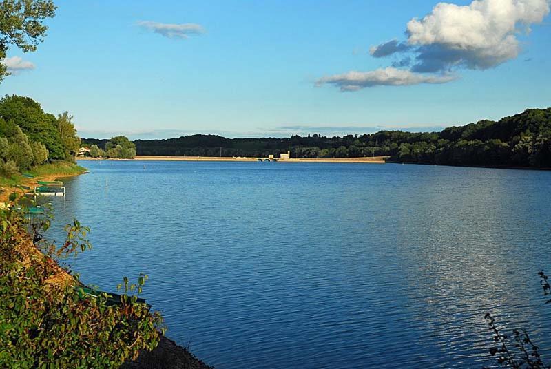 Maison Bord De Lac De Charmes Bannes  Esterno foto